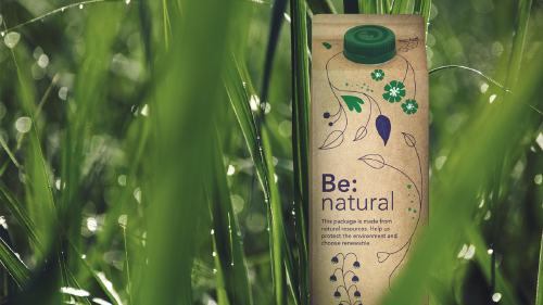 materiales renovables que son tipos ventajas uso producto Envase de cartón para bebidas en vegetación