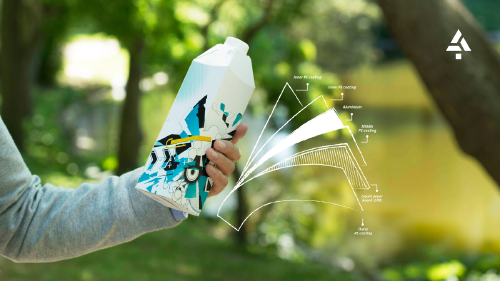 cosas nunca dije separan capas carton bebidas reciclado Mano sobre fondo verde sosteniendo un envase de cartón bebidas al que se le despliegan sus capas en holograma.