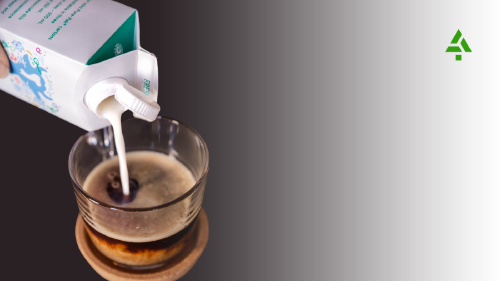 leche brik denominamos envases carton bebidas Echar leche desde envase cartón bebidas en café con logo de ACE